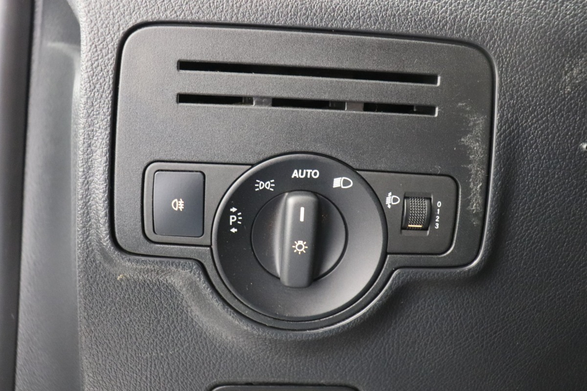 Mercedes-Benz Vito 111 CDI Extra Lang EURO 6 - Airco - Camera - Trekhaak - €8.950,- excl.