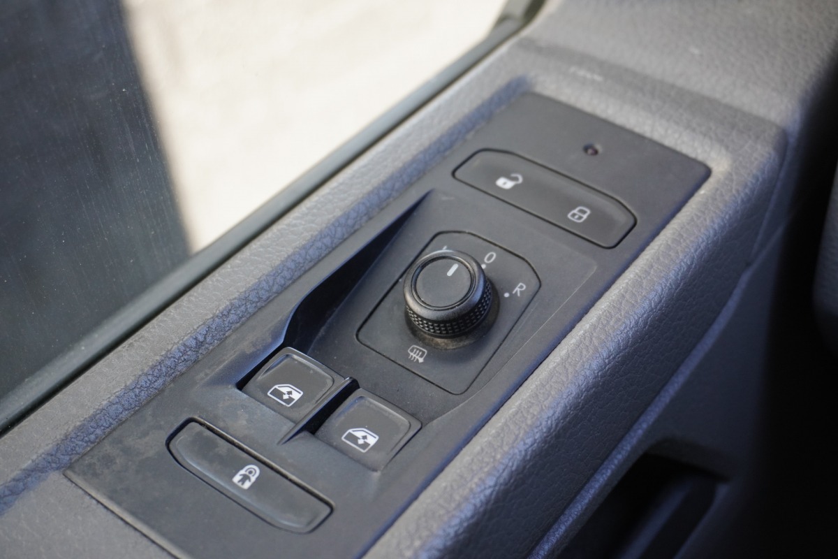 Volkswagen Transporter 2.0 TDI L2 EURO 6 - Airco - Cruise - Trekhaak - €15.900,- Excl.