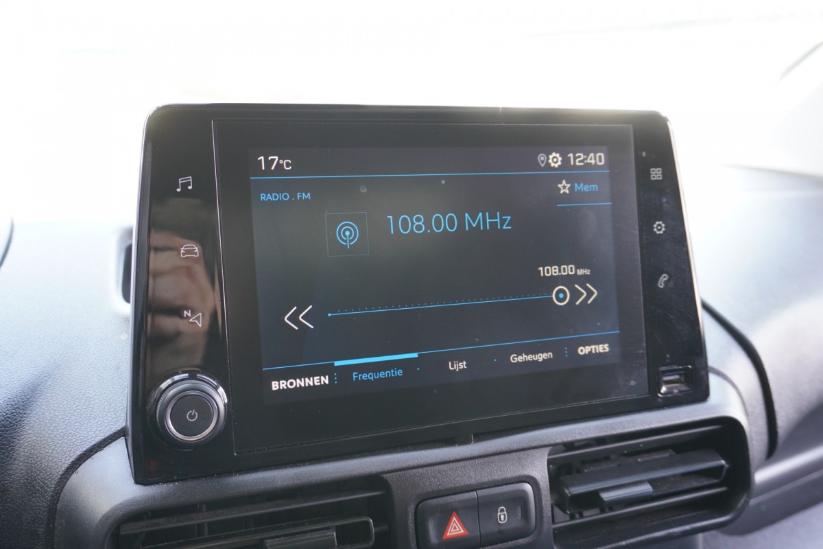 Peugeot Partner 1.5 BlueHDI 130PK Automaat EURO 6 - Airco - Cruise - Trekhaak - € 11.950,- Excl.