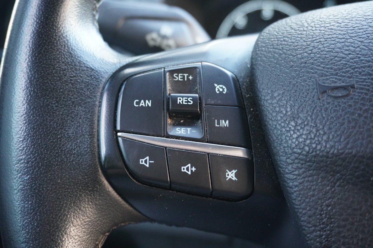 Ford Transit Custom 2.0 TDCI Automaat 130PK EURO 6 - Airco - Cruise - Camera - € 11.900,- Excl. Ford Transit Custom 2.0 TDCI Automaat 130PK EURO 6 - Airco - Cruise - Camera - € 11.900,- Excl.