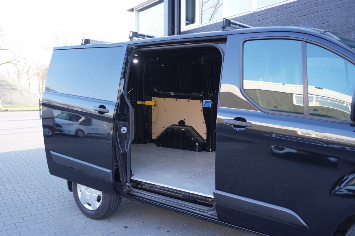 Ford Transit Custom 2.0 TDCI Automaat 130PK EURO 6 - Airco - Cruise - Camera - € 11.900,- Excl. Ford Transit Custom 2.0 TDCI Automaat 130PK EURO 6 - Airco - Cruise - Camera - € 11.900,- Excl.