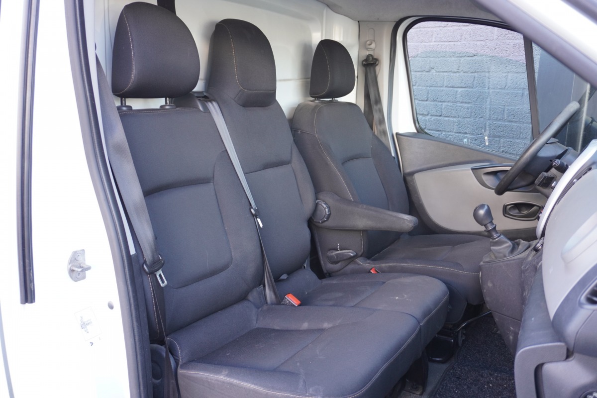 Renault Trafic 1.6 dCi 125PK EURO 6 - Airco - Navi - Cruise - € 8.499,- Excl.