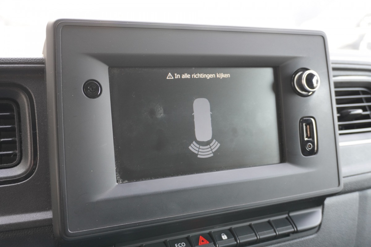 Renault Master 2.3 dCi 135PK L2H2 EURO 6 - Airco - Navi - Cruise - €16.950,- Excl. Renault Master 2.3 dCi 135PK L2H2 EURO 6 - Airco - Navi - Cruise - €16.950,- Excl.