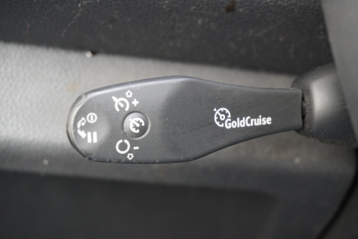 Renault Master 2.3 dCi 135PK L2H2 EURO 6 - Airco - Navi - Cruise - €16.950,- Excl. Renault Master 2.3 dCi 135PK L2H2 EURO 6 - Airco - Navi - Cruise - €16.950,- Excl.