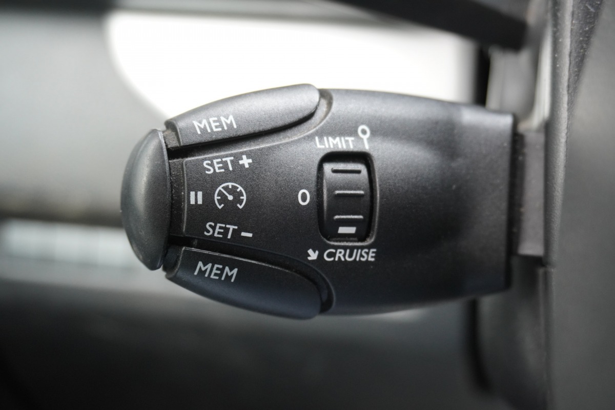 Opel Vivaro 2.0 CDTI 122PK L3 Dubbele Cabine EURO 6 - Airco - Cruise - Camera - € 16.900,- Excl. Opel Vivaro 2.0 CDTI 122PK L3 Dubbele Cabine EURO 6 - Airco - Cruise - Camera - € 16.900,- Excl.