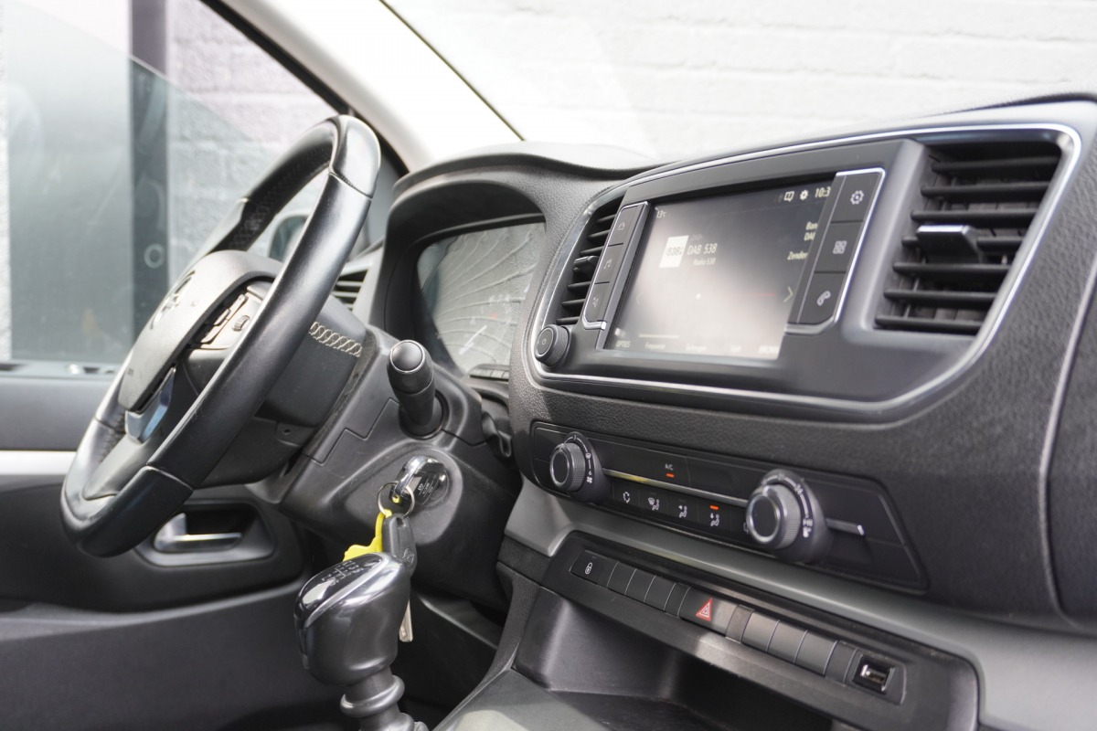 Opel Vivaro 2.0 CDTI 122PK L3 Dubbele Cabine EURO 6 - Airco - Cruise - Camera - € 16.900,- Excl. Opel Vivaro 2.0 CDTI 122PK L3 Dubbele Cabine EURO 6 - Airco - Cruise - Camera - € 16.900,- Excl.