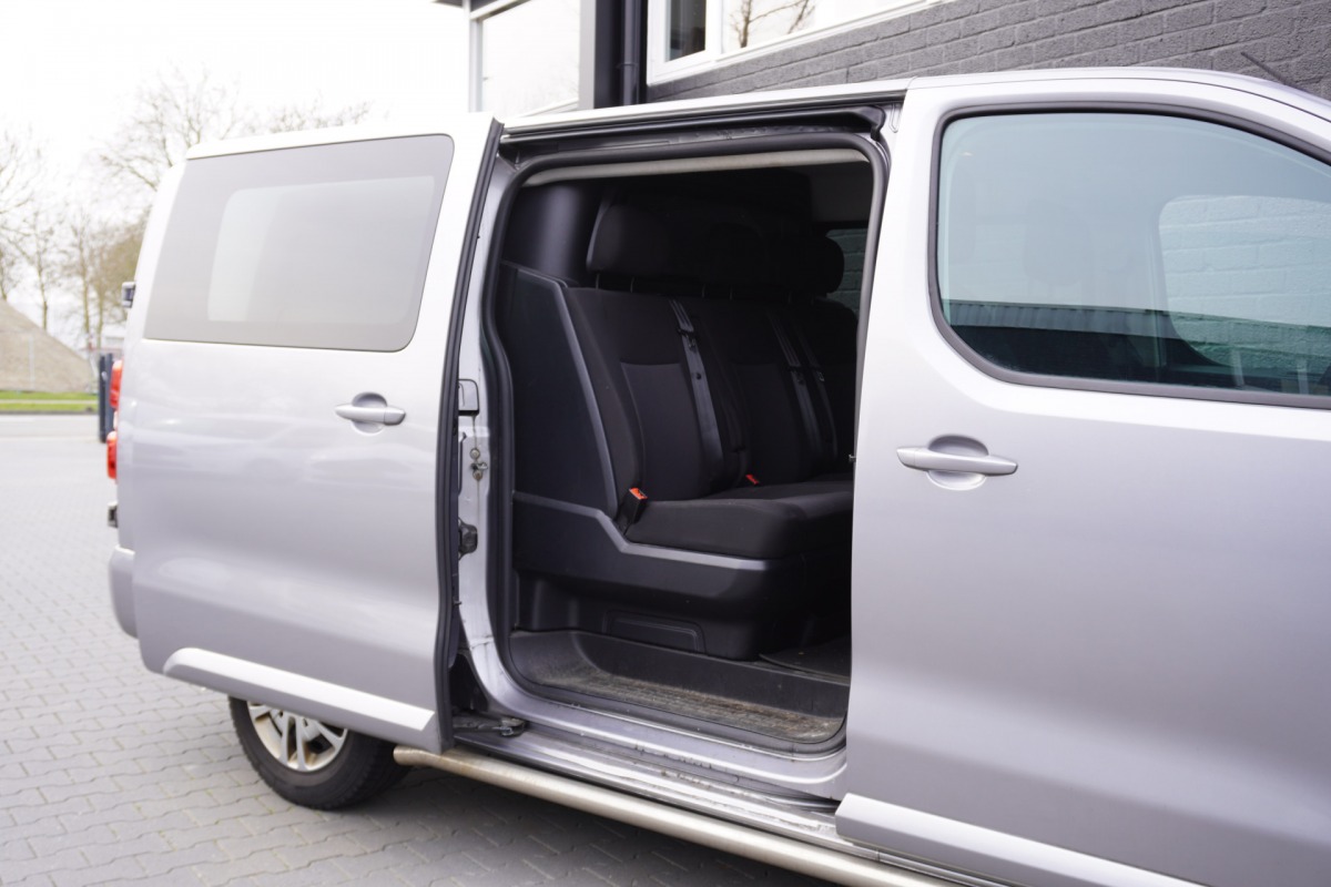 Opel Vivaro 2.0 CDTI 122PK L3 Dubbele Cabine EURO 6 - Airco - Cruise - Camera - € 16.900,- Excl. Opel Vivaro 2.0 CDTI 122PK L3 Dubbele Cabine EURO 6 - Airco - Cruise - Camera - € 16.900,- Excl.