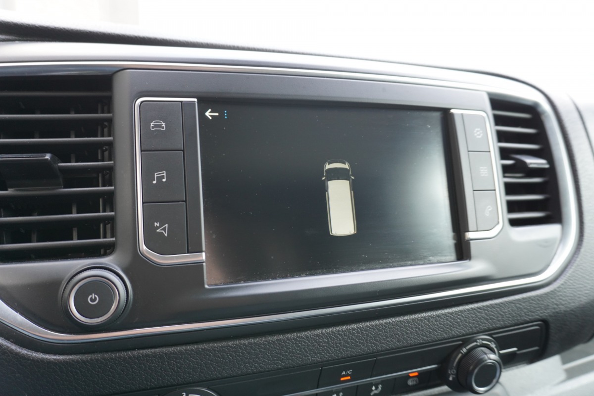 Peugeot Expert 1.5 BlueHDI L2 EURO 6 - Airco - Cruise - Trekhaak - € 11.900,- Excl. Peugeot Expert 1.5 BlueHDI L2 EURO 6 - Airco - Cruise - Trekhaak - € 11.900,- Excl.