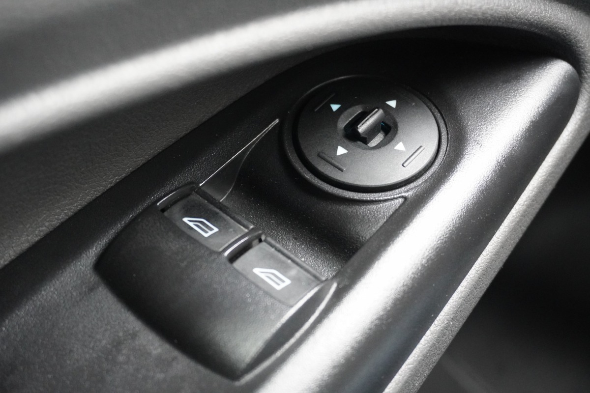 Ford Transit Connect 1.5 EcoBlue 100PK L2 EURO 6 - Airco - Cruise - Trekhaak - € 11.950,- Excl. Ford Transit Connect 1.5 EcoBlue 100PK L2 EURO 6 - Airco - Cruise - Trekhaak - € 11.950,- Excl.