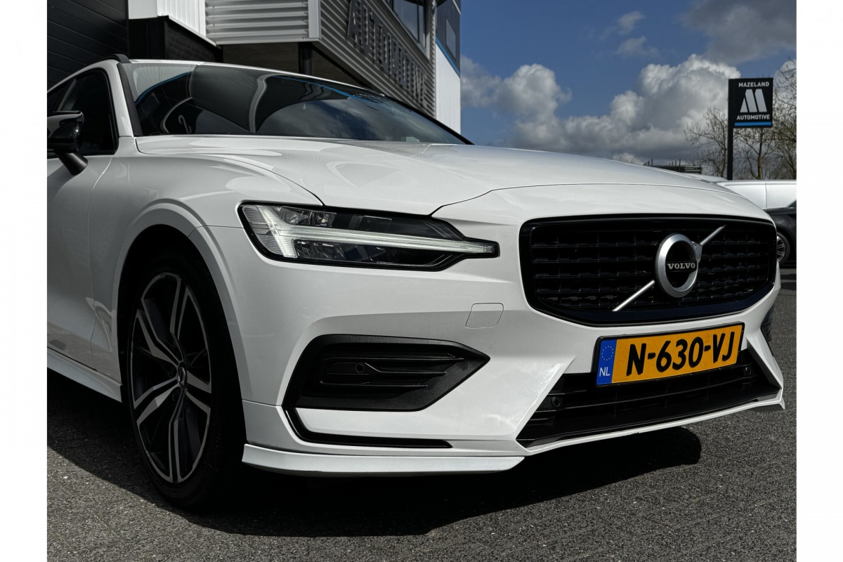 Volvo V60 2.0 B3 163PK Momentum R-Design | Camera | Trekhaak | Stoel & Stuur verw. | €23.900,- incl. BTW Volvo V60 2.0 B3 163PK Momentum R-Design | Camera | Trekhaak | Stoel & Stuur verw. | €23.900,- incl. BTW