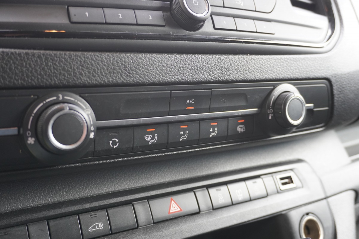 Opel Vivaro 1.5 CDTI L2 EURO 6 - Airco - Cruise - PDC - €12.499,- Excl.