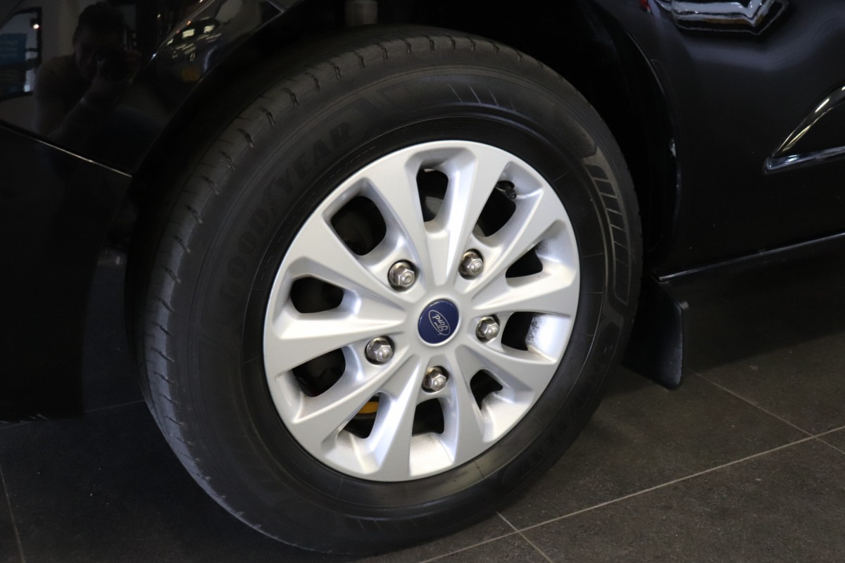 Ford Transit Custom 2.0 TDCI 130PK Automaat EURO 6 - Airco - Navi - Cruise - €14.900,- Excl.