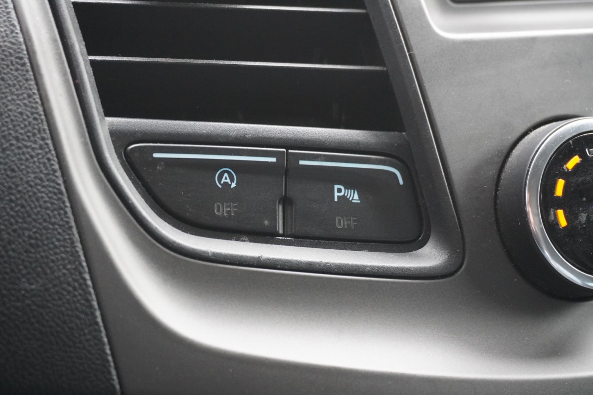 Ford Transit Custom 2.0 TDCI EURO 6 - Airco - Cruise - Trekhaak - € 12.900,- Excl. Ford Transit Custom 2.0 TDCI EURO 6 - Airco - Cruise - Trekhaak - € 12.900,- Excl.