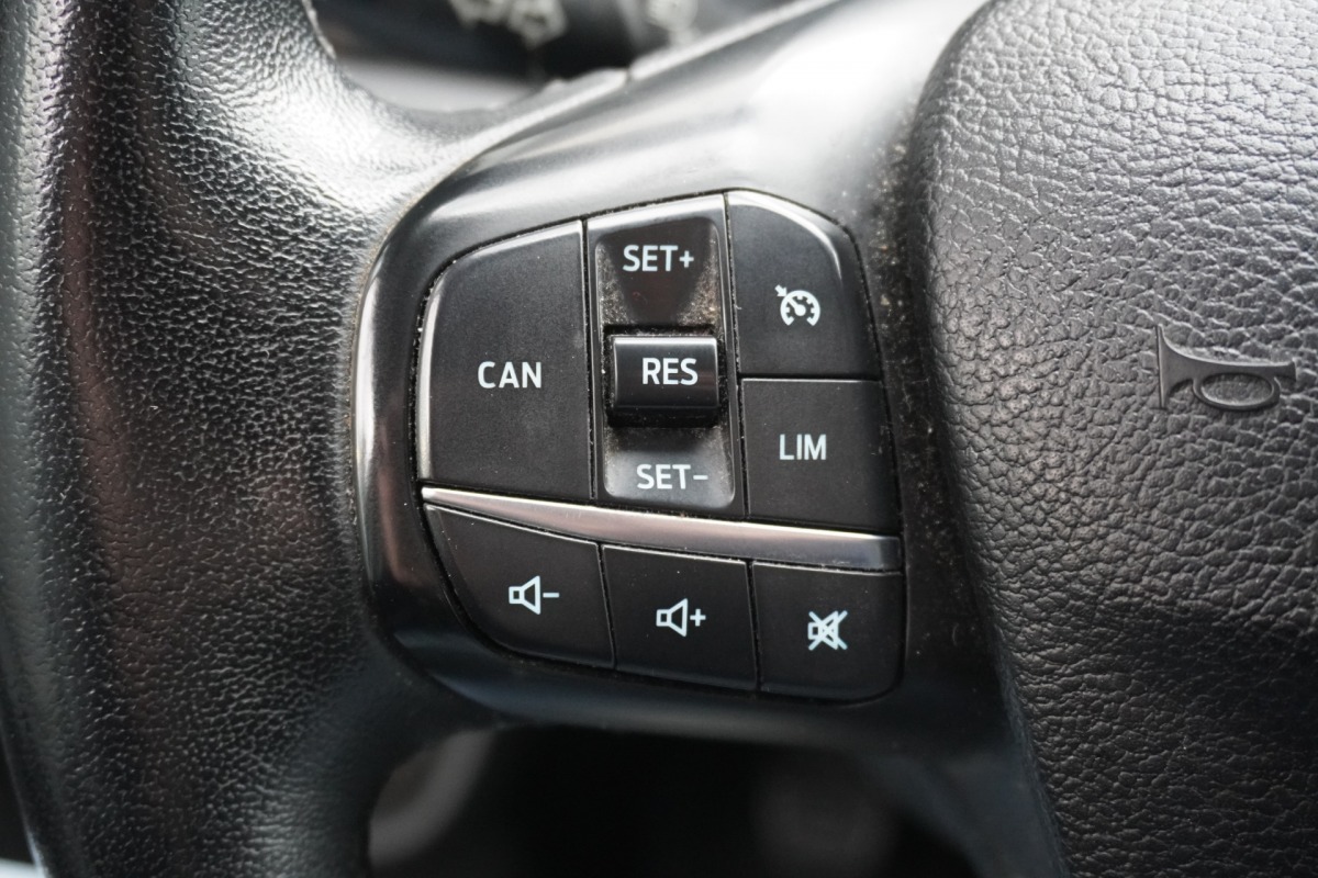 Ford Transit Custom 2.0 TDCI EURO 6 - Airco - Cruise - Trekhaak - € 12.900,- Excl. Ford Transit Custom 2.0 TDCI EURO 6 - Airco - Cruise - Trekhaak - € 12.900,- Excl.