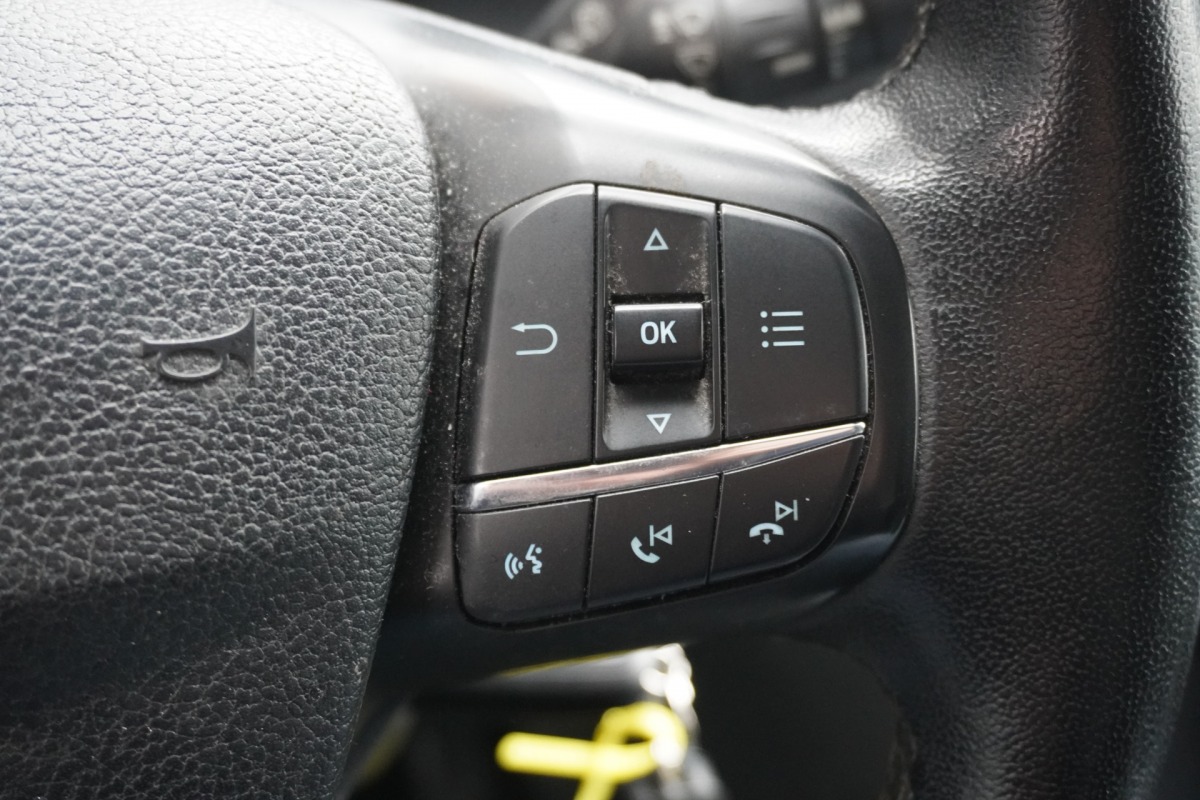 Ford Transit Custom 2.0 TDCI EURO 6 - Airco - Cruise - Trekhaak - € 12.900,- Excl. Ford Transit Custom 2.0 TDCI EURO 6 - Airco - Cruise - Trekhaak - € 12.900,- Excl.