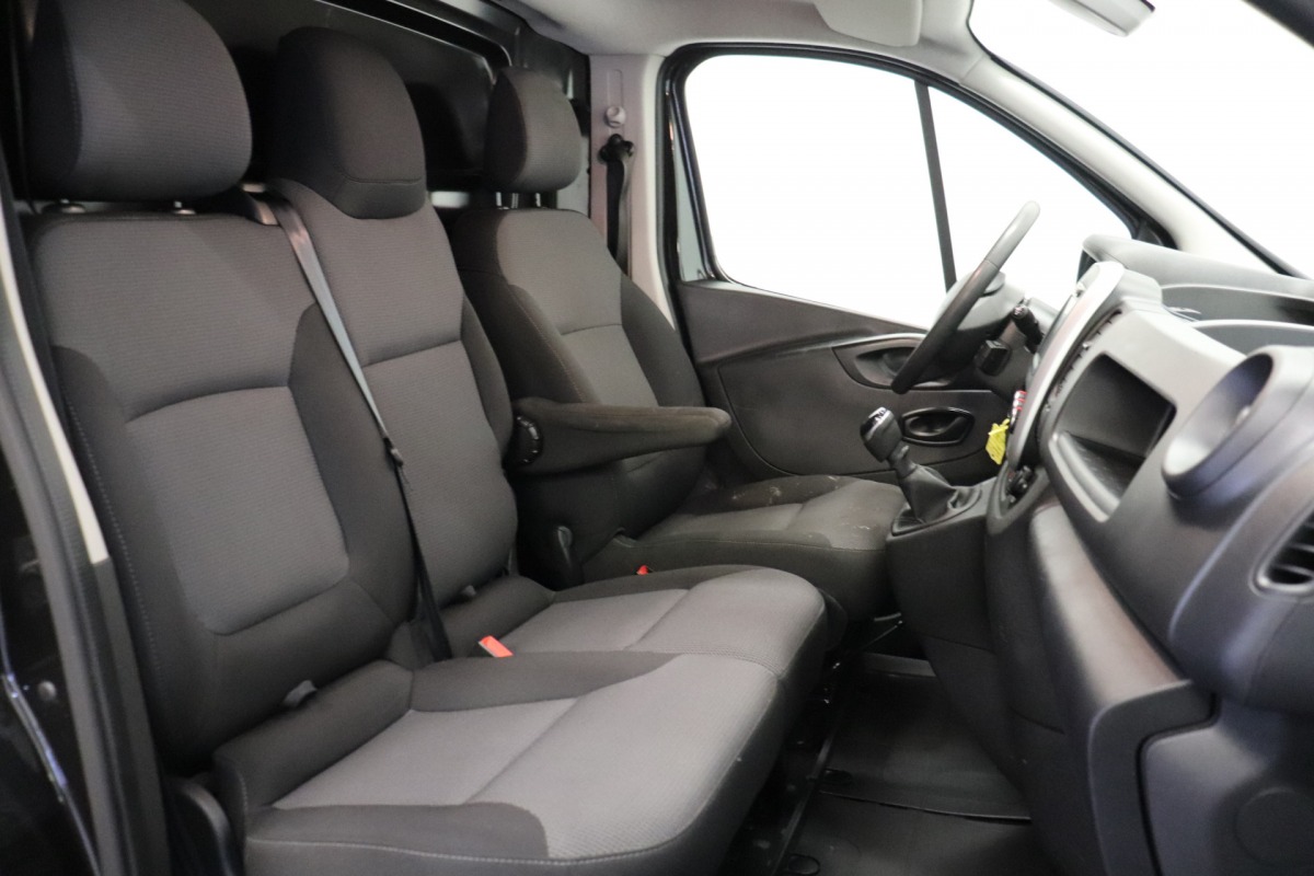 Renault Trafic 1.6 dCi L2 EURO 6 - Airco - Navi - Cruise - € 15.499, Excl.