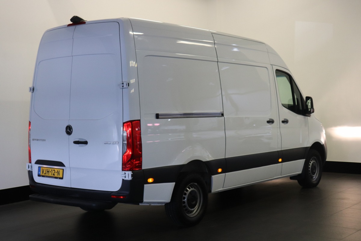 Mercedes-Benz Sprinter 315 CDI Automaat L2H2 EURO 6 - A/C climate - Cruise - Camera - € 20.950,- Excl.