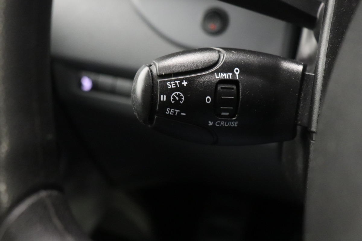 Opel Vivaro 1.5 CDTI L3 - EURO 6 - Airco - Cruise - PDC - €12.900,- Excl. Opel Vivaro 1.5 CDTI L3 - EURO 6 - Airco - Cruise - PDC - €12.900,- Excl.