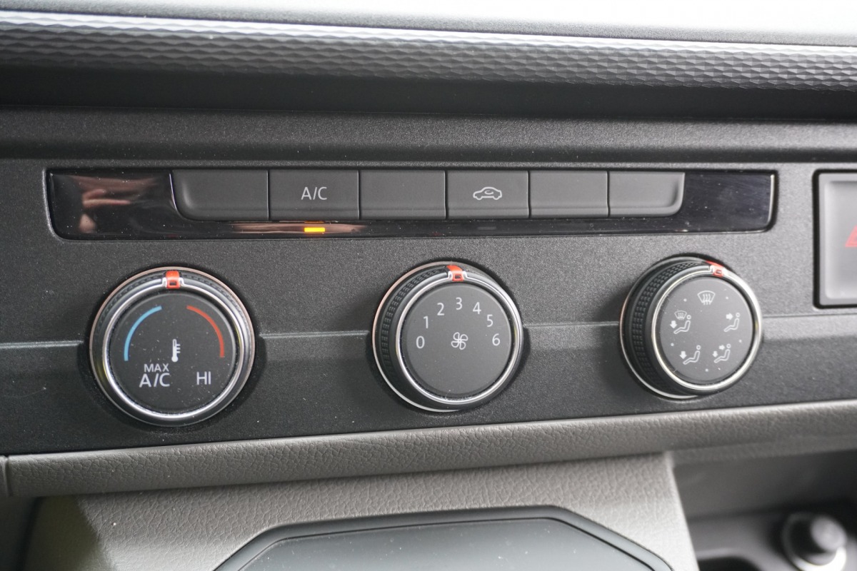 Volkswagen Transporter 2.0 TDI 150PK Automaat EURO 6 - Airco - Navi - Cruise - € 21.950,- Excl.