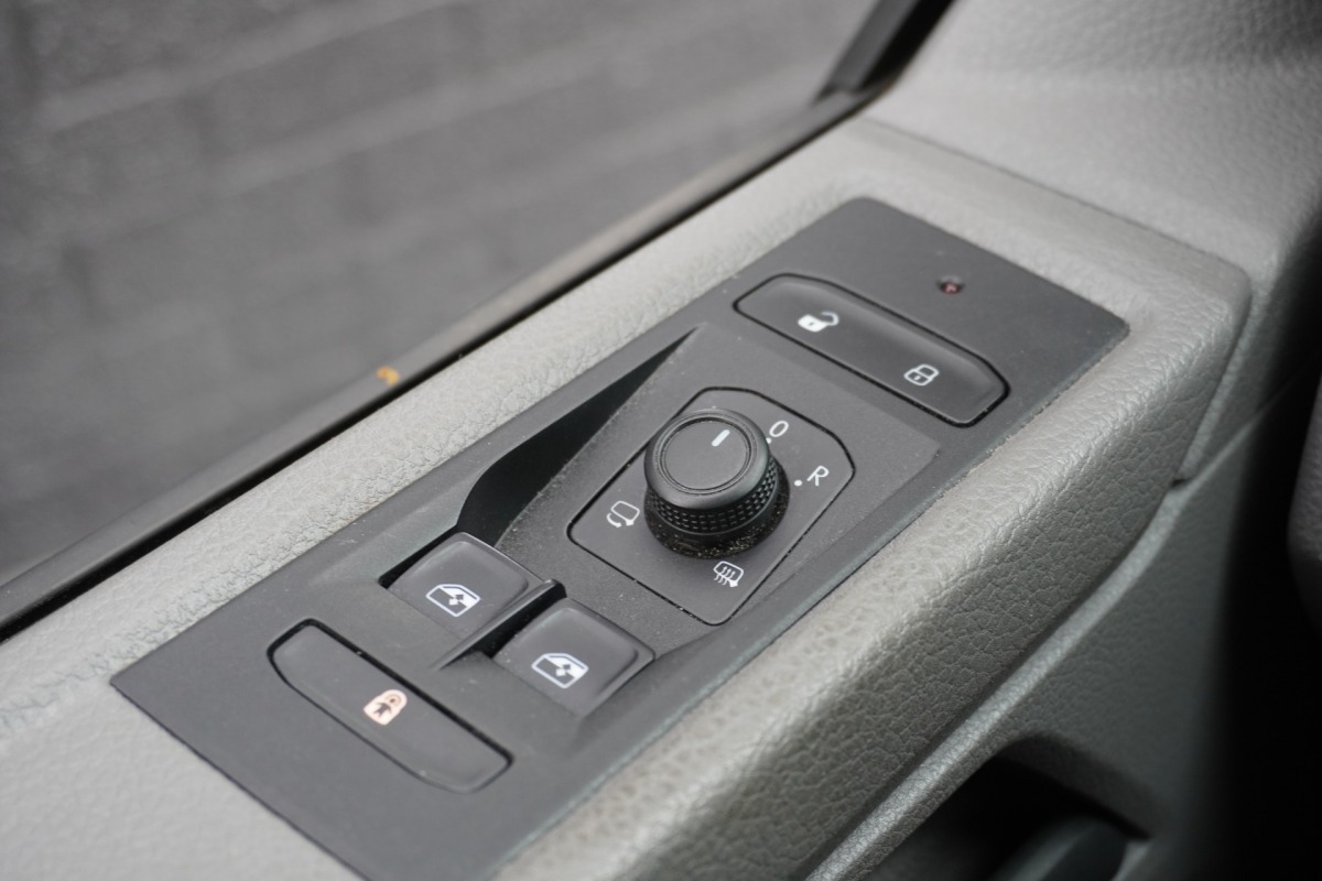 Volkswagen Transporter 2.0 TDI 150PK Automaat EURO 6 - Airco - Navi - Cruise - € 21.950,- Excl.