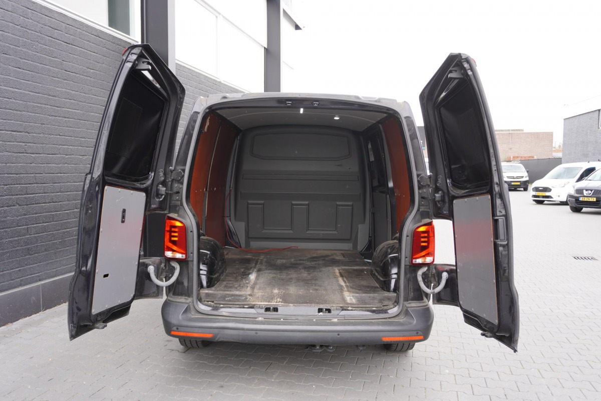 Volkswagen Transporter 2.0 TDI 150PK Automaat EURO 6 - Airco - Navi - Cruise - € 21.950,- Excl.