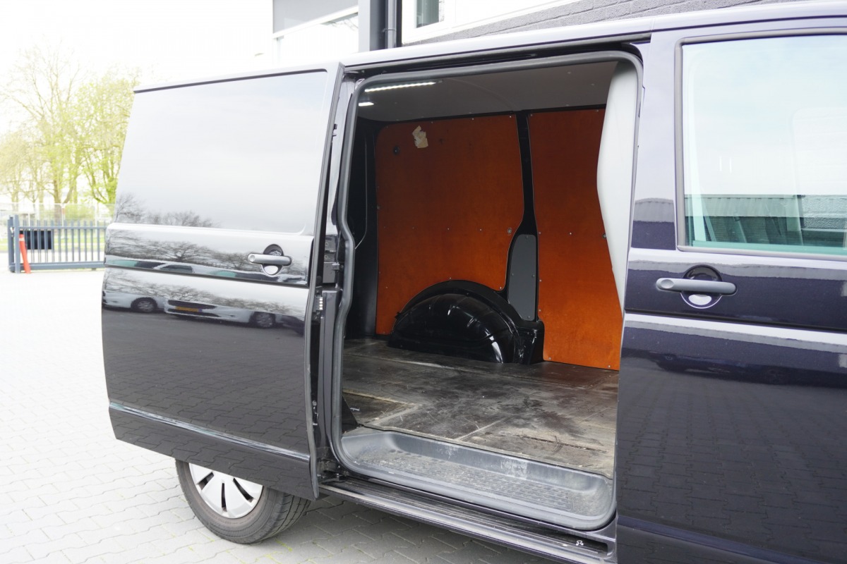 Volkswagen Transporter 2.0 TDI 150PK Automaat EURO 6 - Airco - Navi - Cruise - € 21.950,- Excl.