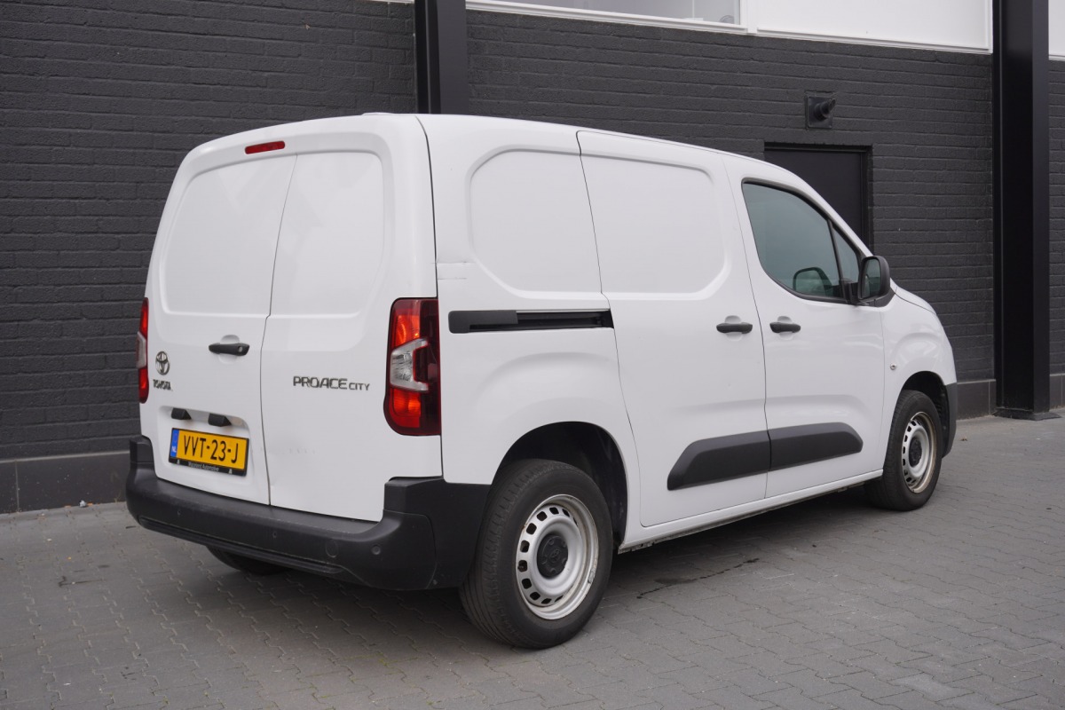 Toyota PROACE CITY 1.5 D-4D EURO 6 - Airco - Cruise - PDC - € 13.900,- Excl. Toyota PROACE CITY 1.5 D-4D EURO 6 - Airco - Cruise - PDC - € 13.900,- Excl.