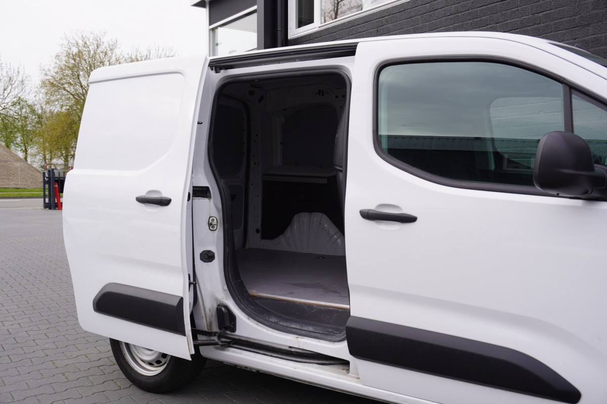 Toyota PROACE CITY 1.5 D-4D EURO 6 - Airco - Cruise - PDC - € 13.900,- Excl. Toyota PROACE CITY 1.5 D-4D EURO 6 - Airco - Cruise - PDC - € 13.900,- Excl.