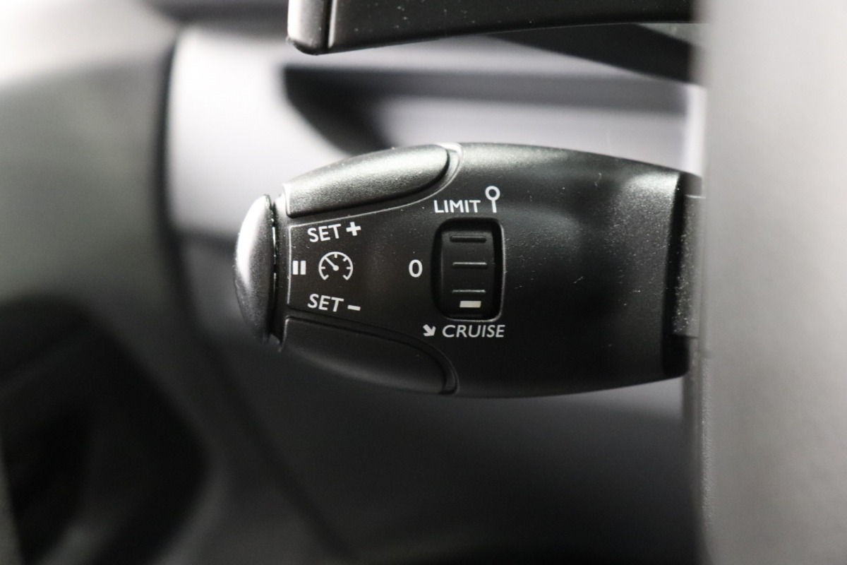 Opel Vivaro 2.0 CDTI 122PK Automaat L2 EURO 6 - Airco - Cruise - Camera - € 12.950,- Excl.
