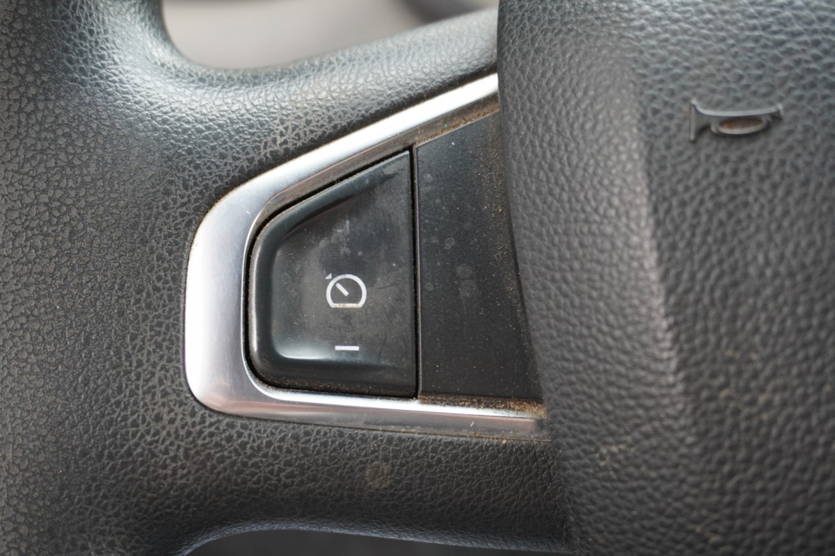 Renault Master 2.3 dCi 135PK L2H2 EURO 6 - Airco - Cruise - Camera - € 14.950,- Excl. Renault Master 2.3 dCi 135PK L2H2 EURO 6 - Airco - Cruise - Camera - € 14.950,- Excl.