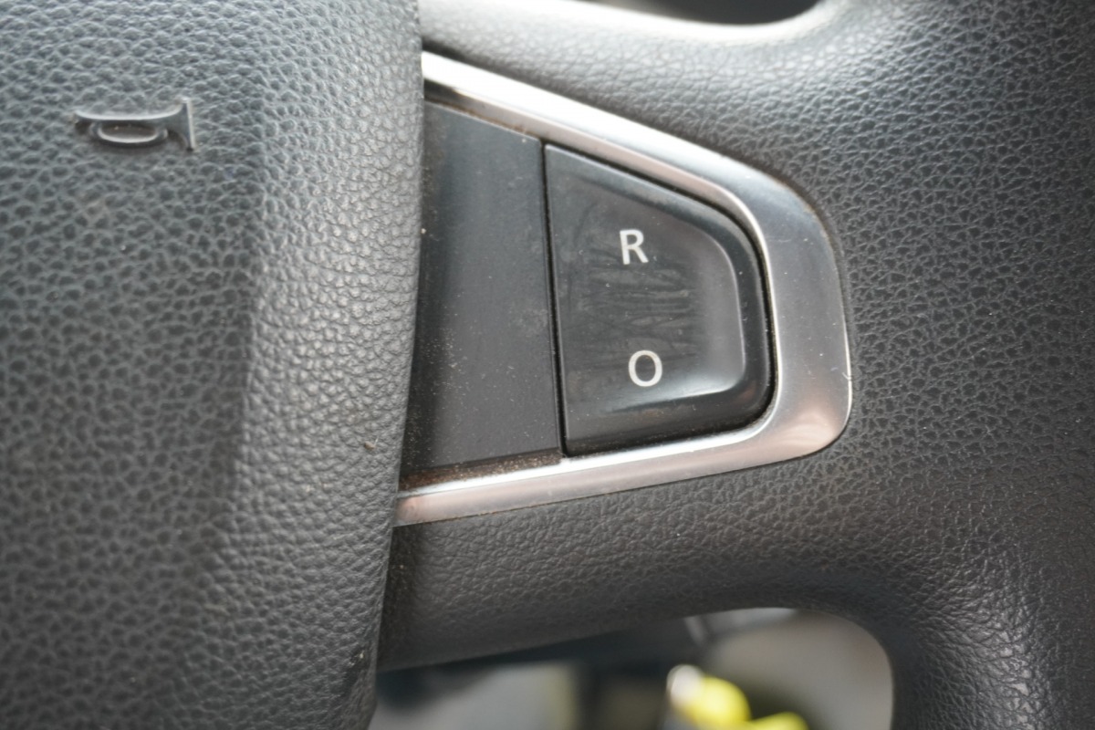 Renault Master 2.3 dCi 135PK L2H2 EURO 6 - Airco - Cruise - Camera - € 14.950,- Excl. Renault Master 2.3 dCi 135PK L2H2 EURO 6 - Airco - Cruise - Camera - € 14.950,- Excl.