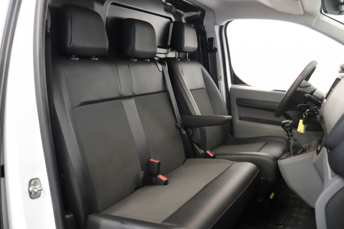 Opel Vivaro 1.5 CDTI L2 EURO 6 - Airco - Cruise - Trekhaak - € 13.900,- Excl.