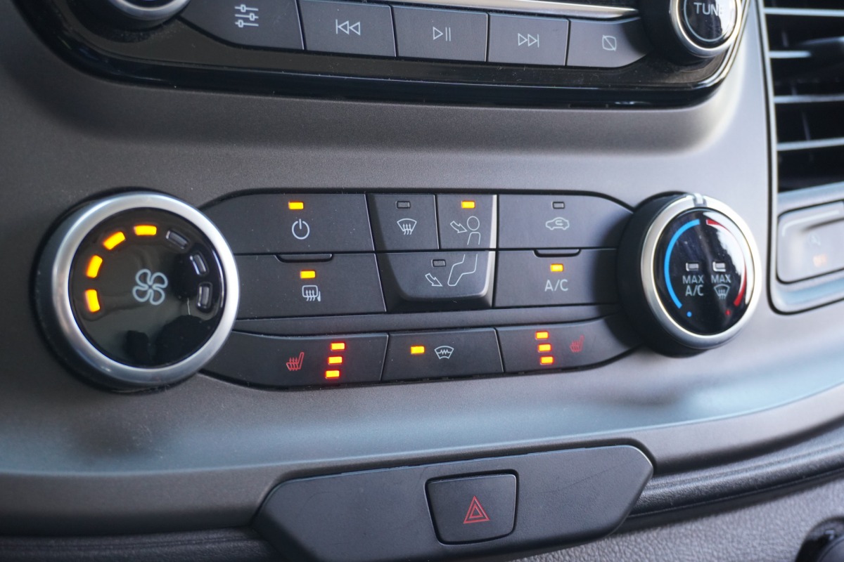 Ford Transit Custom 2.0 TDCI 130PK Automaat L2 EURO 6 - Airco - Cruise - PDC- € 15.900,- Excl.