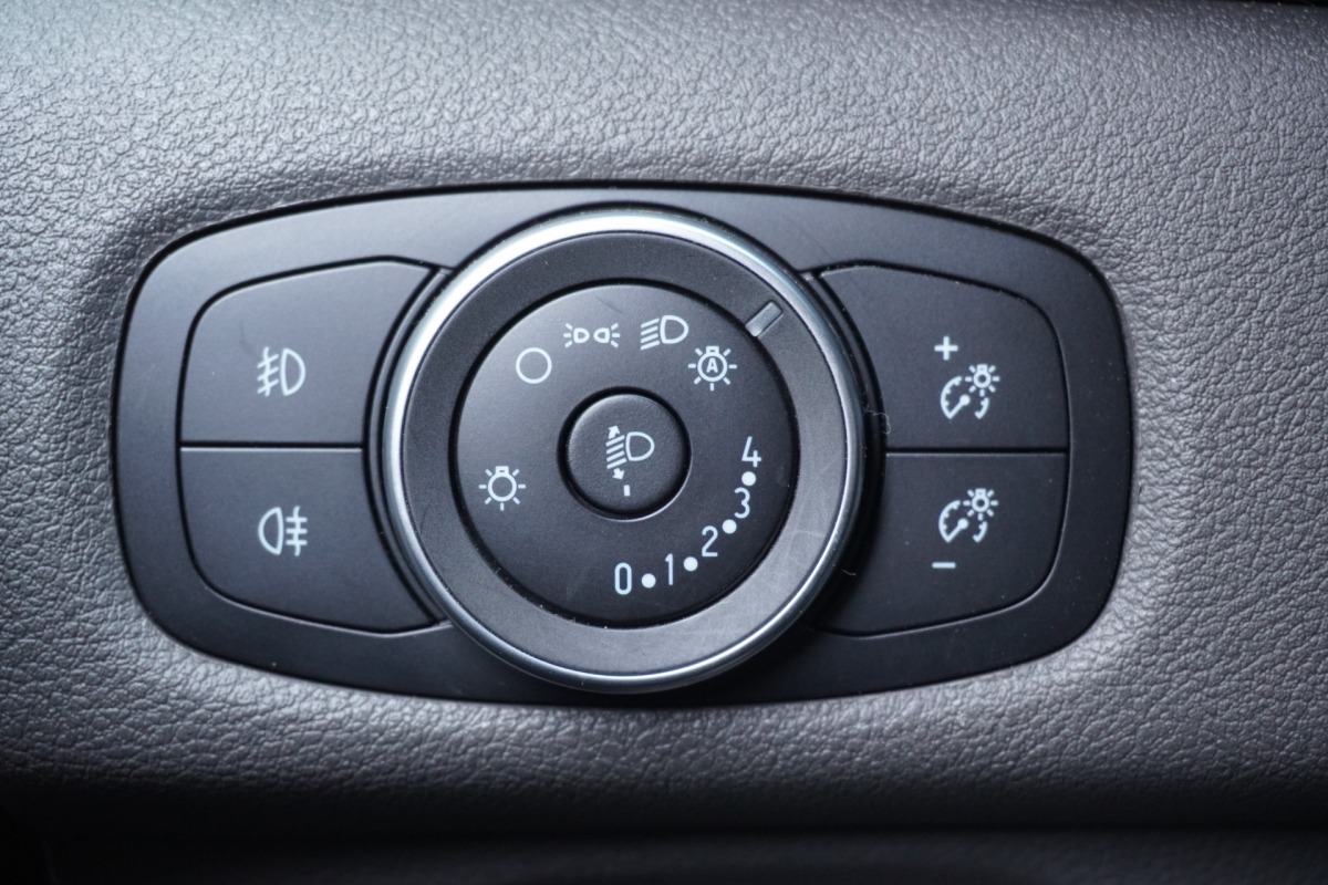 Ford Transit Custom 2.0 TDCI 130PK Automaat L2 EURO 6 - Airco - Cruise - PDC- € 15.900,- Excl.