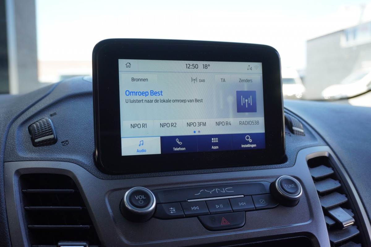 Ford Transit Connect 1.5 EcoBlue 100PK L2 EURO 6 - Airco - Cruise - Camera - €10.900,- Excl.
