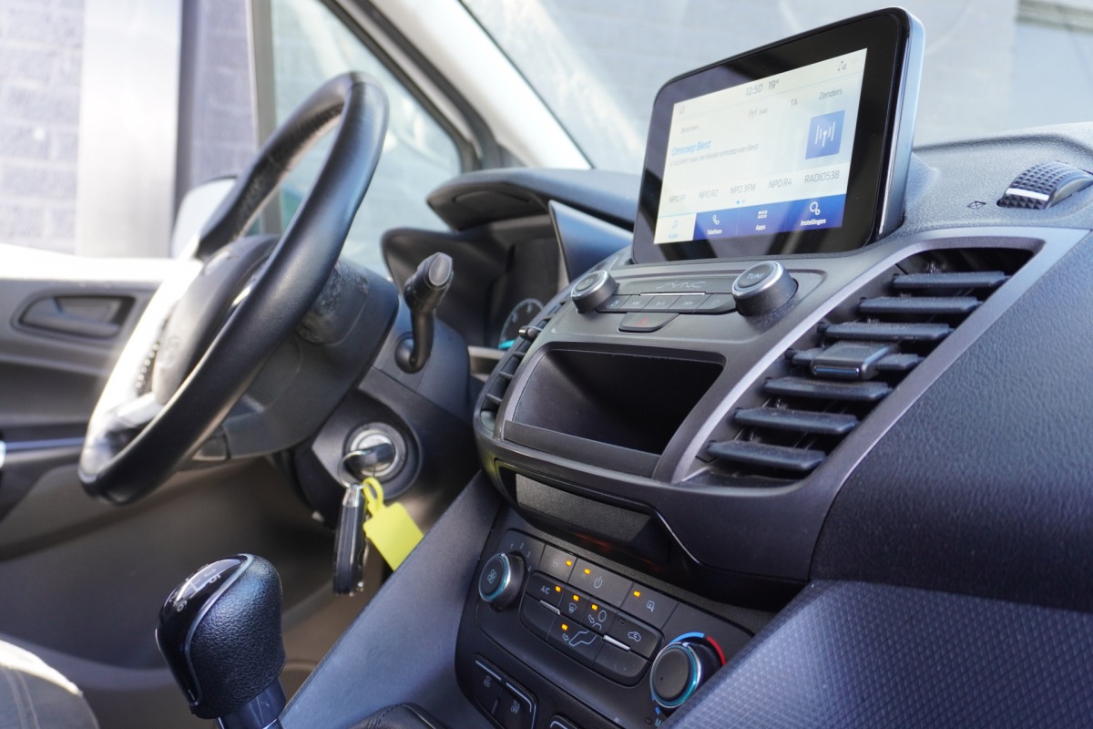 Ford Transit Connect 1.5 EcoBlue 100PK L2 EURO 6 - Airco - Cruise - Camera - €10.900,- Excl.