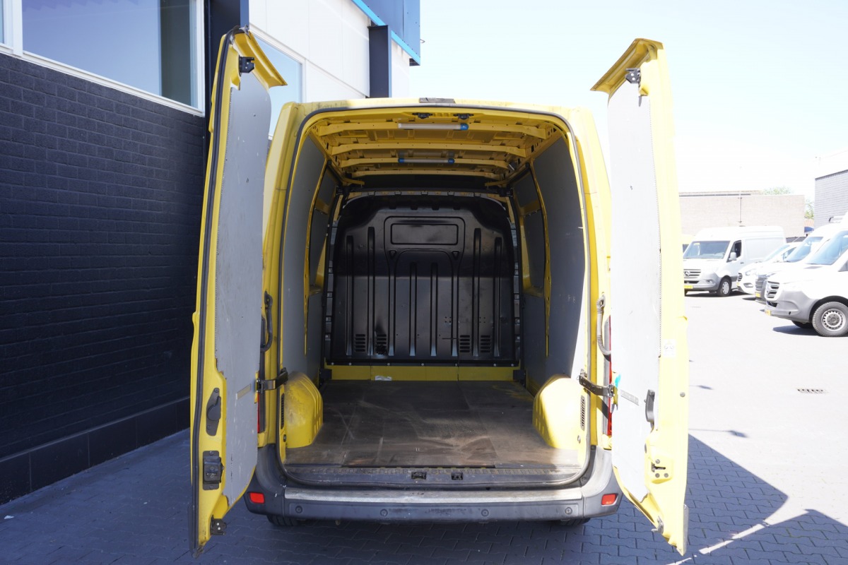 Renault Master 2.3 dCi 163PK 2x Schuifdeur L2H2 EURO 6 - Airco - Navi - Cruise - €8.900,- Excl.