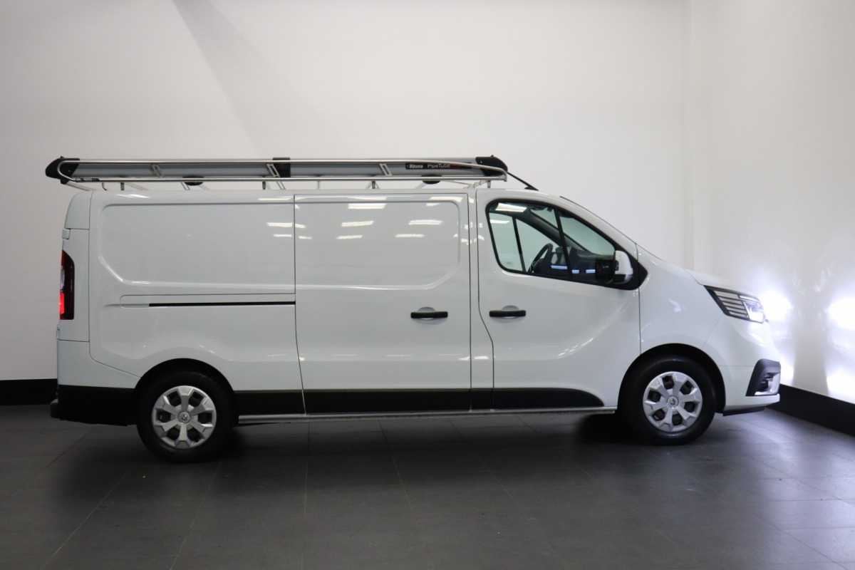 Renault Trafic 2.0 dCi 130PK L2 EURO 6 - Airco - Navi - Cruise - €16.950,- Excl. Renault Trafic 2.0 dCi 130PK L2 EURO 6 - Airco - Navi - Cruise - €16.950,- Excl.