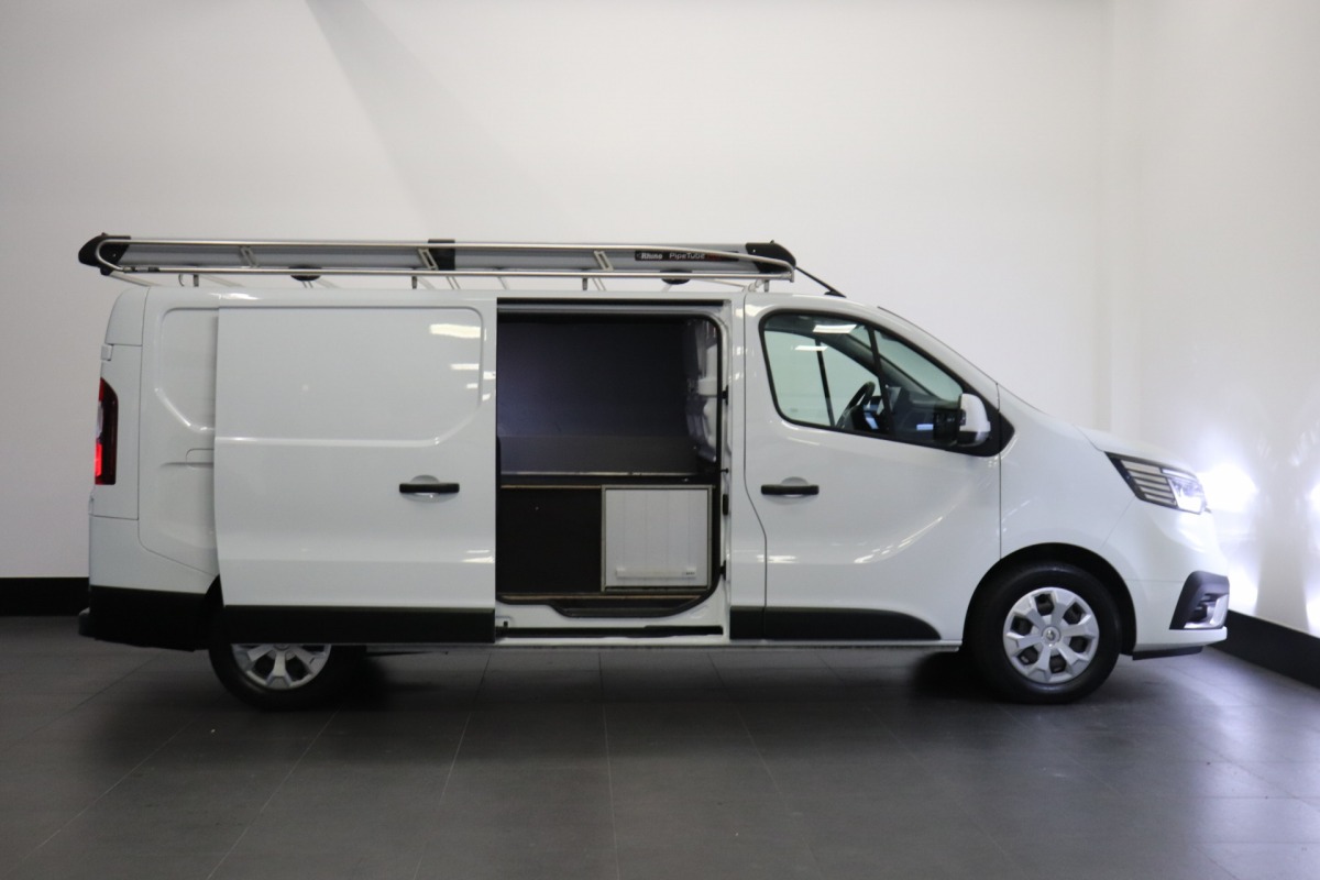 Renault Trafic 2.0 dCi 130PK L2 EURO 6 - Airco - Navi - Cruise - €16.950,- Excl. Renault Trafic 2.0 dCi 130PK L2 EURO 6 - Airco - Navi - Cruise - €16.950,- Excl.