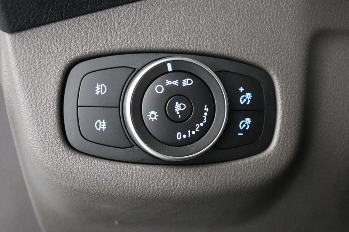 Ford Transit Connect 1.5 EcoBlue 100PK L2 EURO 6 - Airco - Navi - Cruise - €12.499,- Excl. Ford Transit Connect 1.5 EcoBlue 100PK L2 EURO 6 - Airco - Navi - Cruise - €12.499,- Excl.