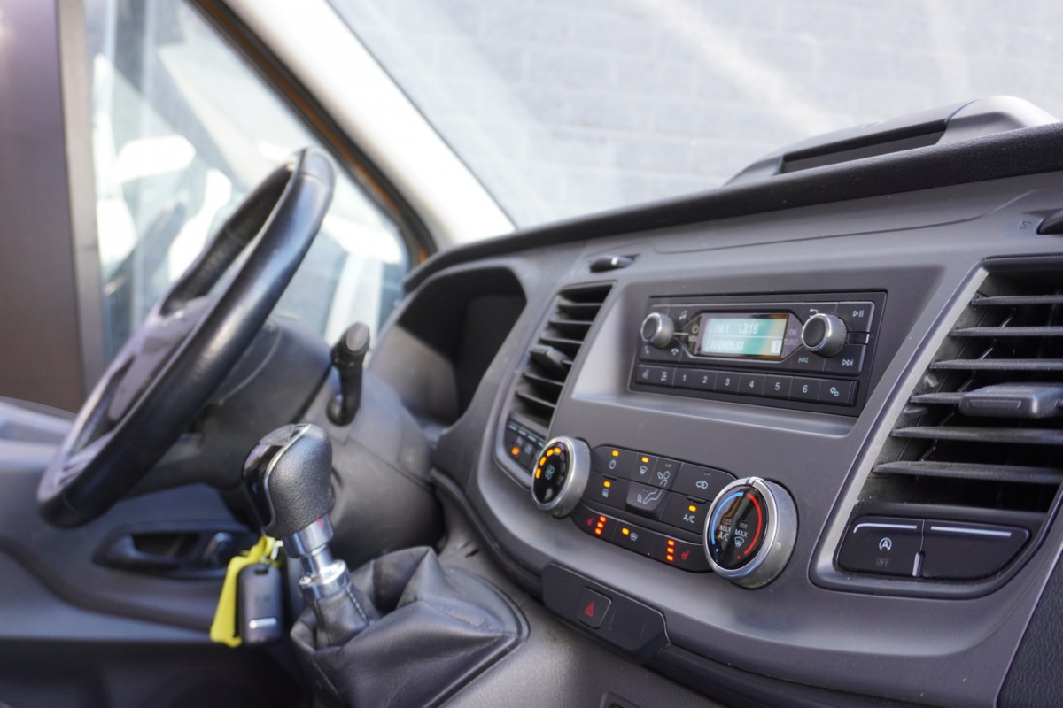 Ford Transit 2.0 TDCI 170PK L3H2 EURO 6 - Airco - Navi - Cruise - €14.900,- Excl. Ford Transit 2.0 TDCI 170PK L3H2 EURO 6 - Airco - Navi - Cruise - €14.900,- Excl.
