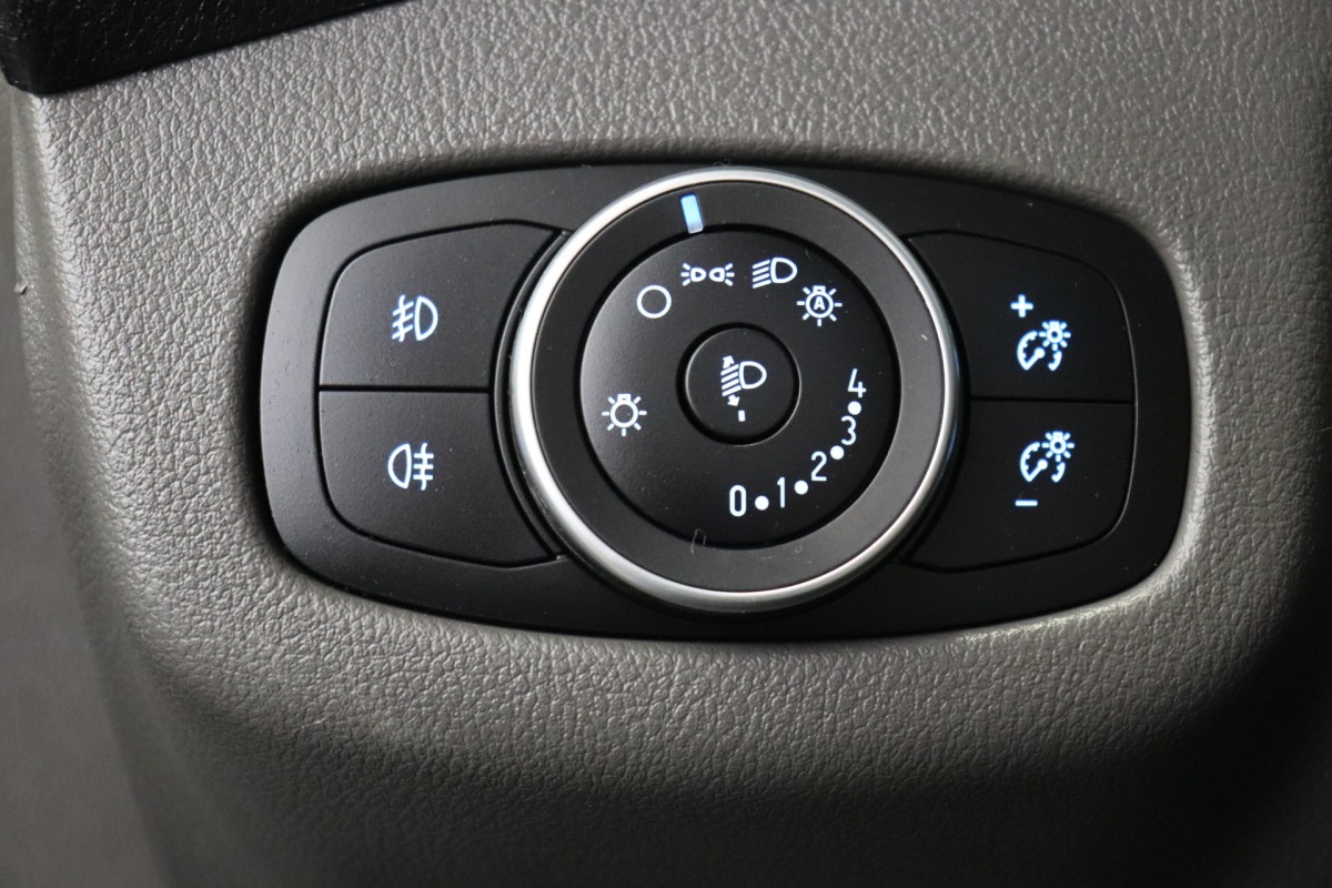 Ford Transit Connect 1.5 EcoBlue L2 120PK Automaat Limited EURO 6 - A/C Climate - Cruise - Camera - € 14.900,- Excl.