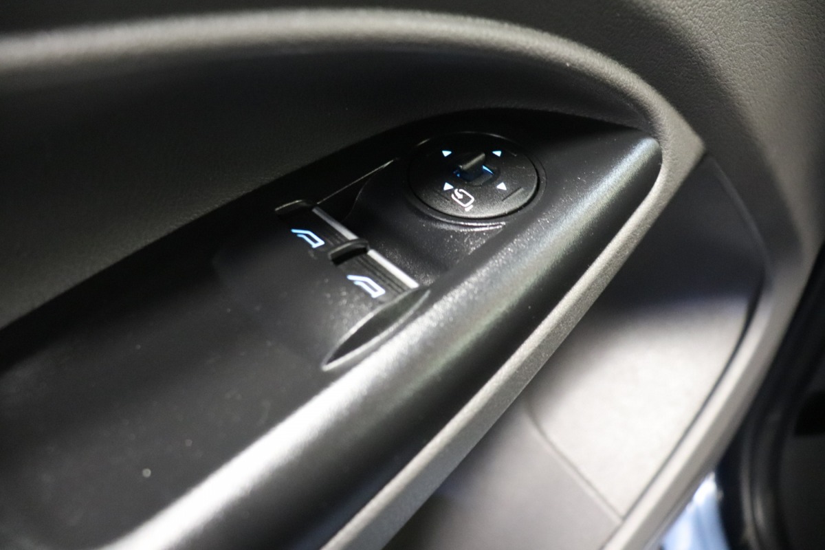 Ford Transit Connect 1.5 EcoBlue L2 120PK Automaat Limited EURO 6 - A/C Climate - Cruise - Camera - € 14.900,- Excl.