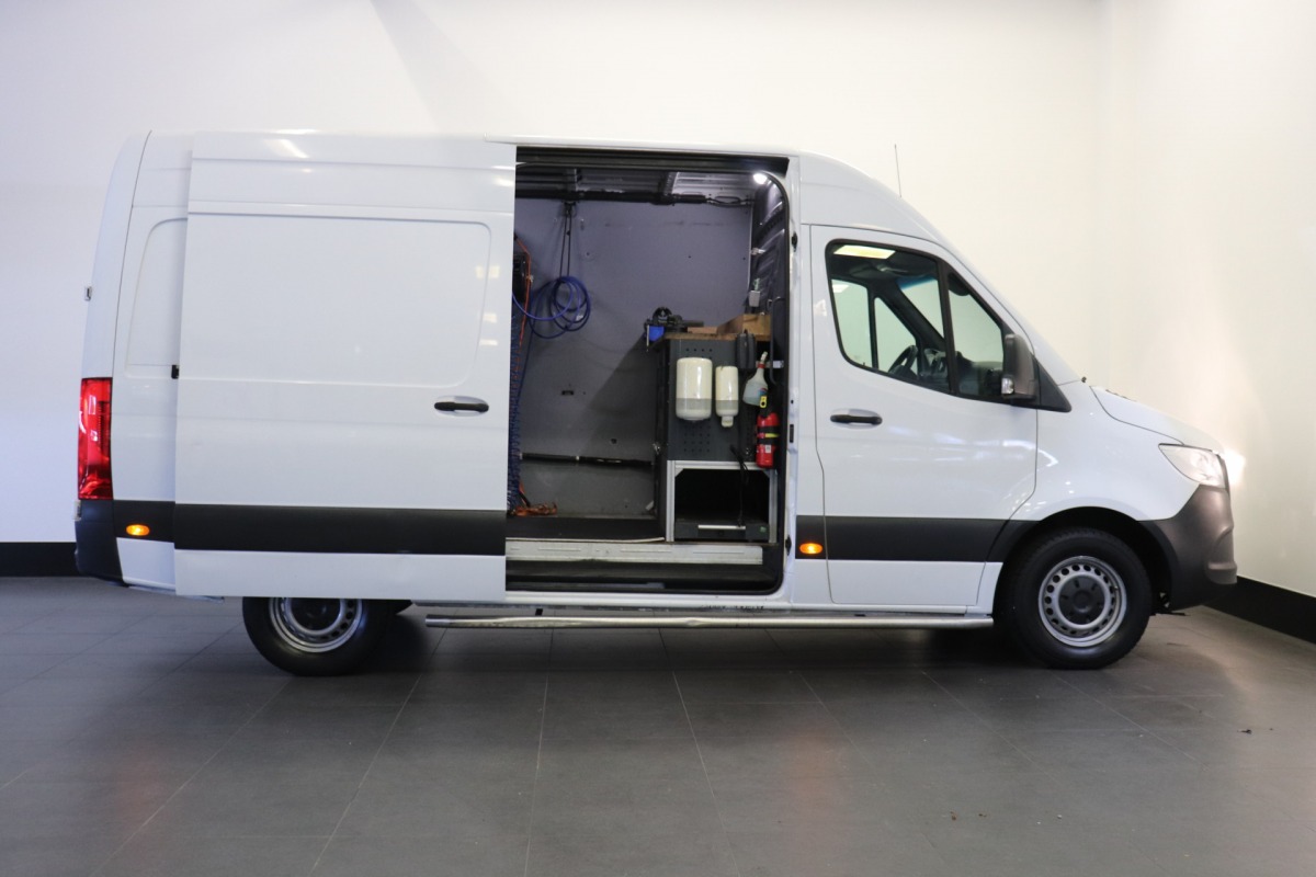 Mercedes-Benz Sprinter 311 2.2 CDI L2H2 EURO 6 - A/C Climate - Sidebars - Camera - € 14.950,- Excl.