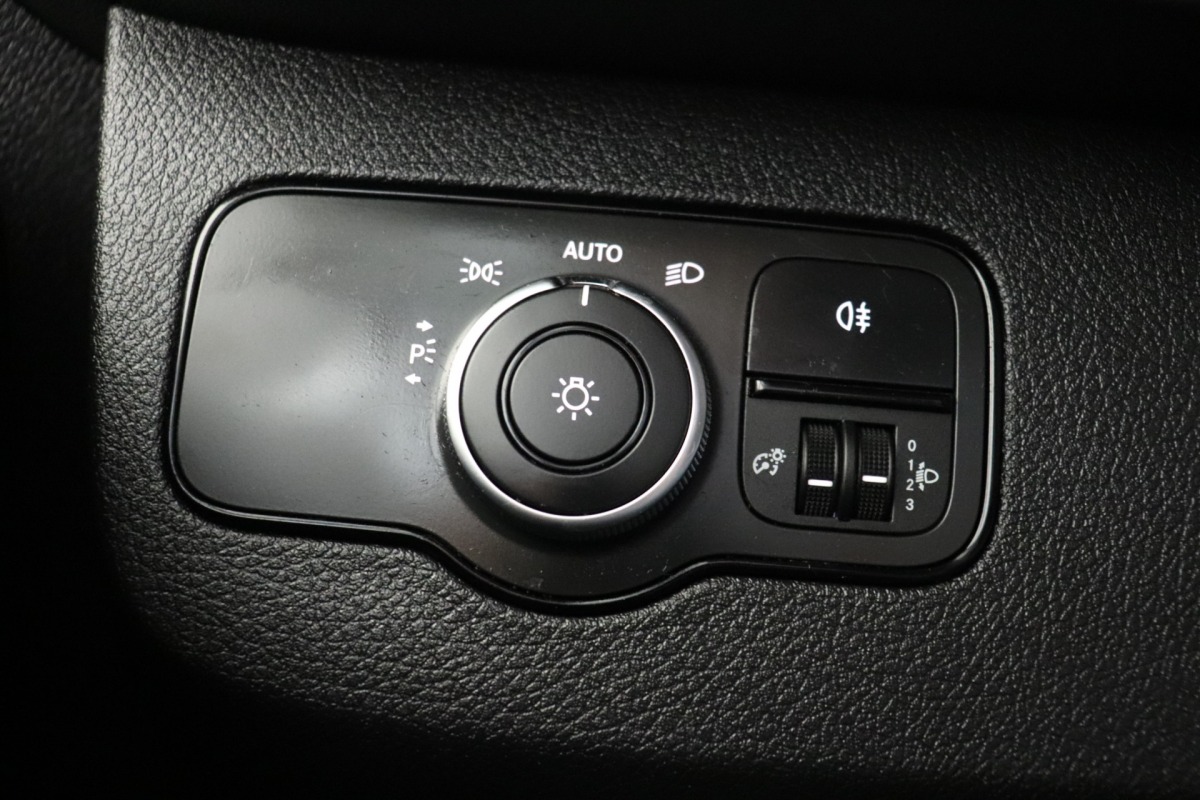 Mercedes-Benz Sprinter 311 2.2 CDI L2H2 EURO 6 - A/C Climate - Sidebars - Camera - € 14.950,- Excl.