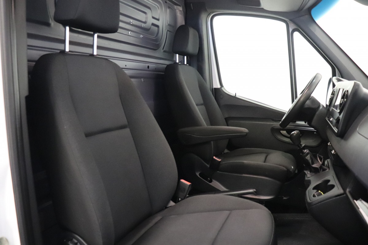 Mercedes-Benz Sprinter 311 2.2 CDI L2H2 EURO 6 - A/C Climate - Sidebars - Camera - € 14.950,- Excl.