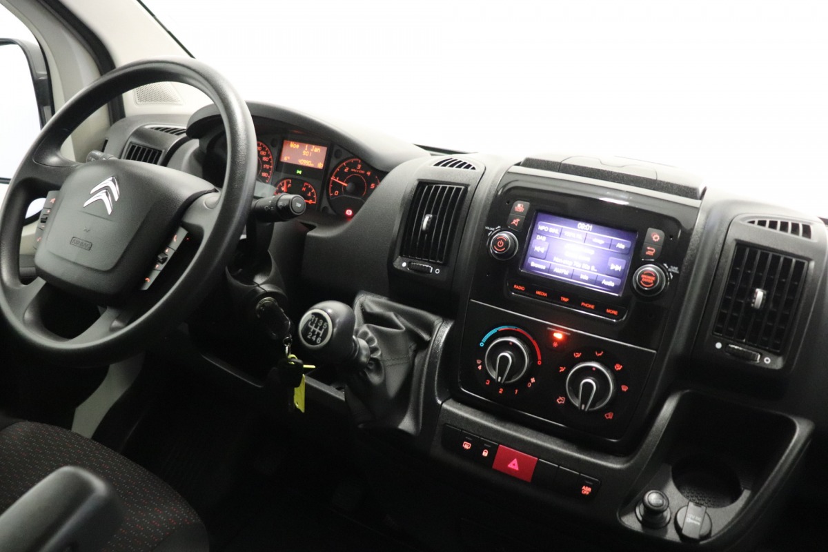 Citroën Jumper 2.2 BlueHDi L2H2 EURO 6 - Airco - Cruise - Sidebars - € 16.950,- Excl.
