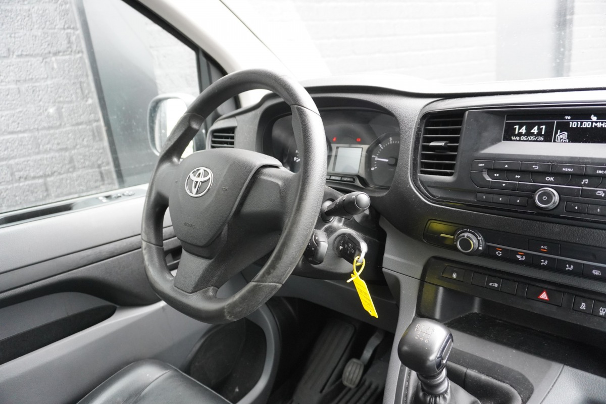 Toyota ProAce Compact 1.5 D-4D EURO 6 - Airco - Cruise - Trekhaak - € 7.950, - MARGE