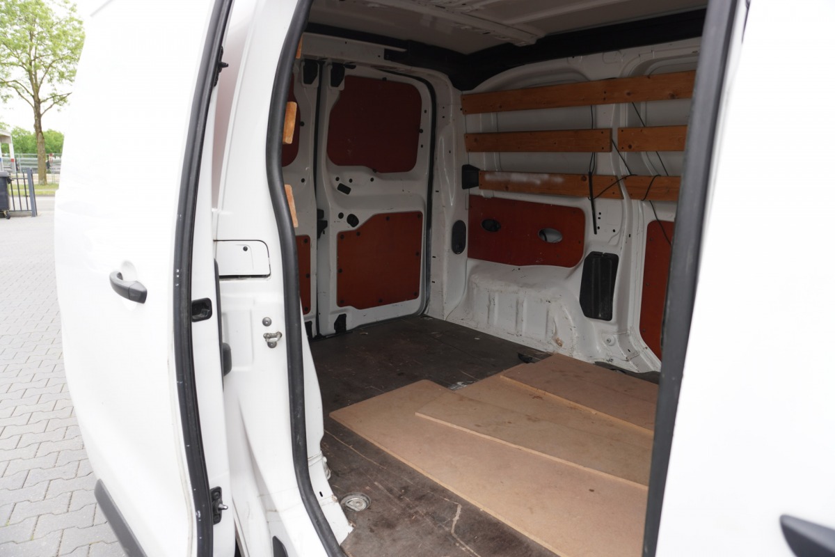 Toyota ProAce Compact 1.5 D-4D EURO 6 - Airco - Cruise - Trekhaak - € 7.950, - MARGE