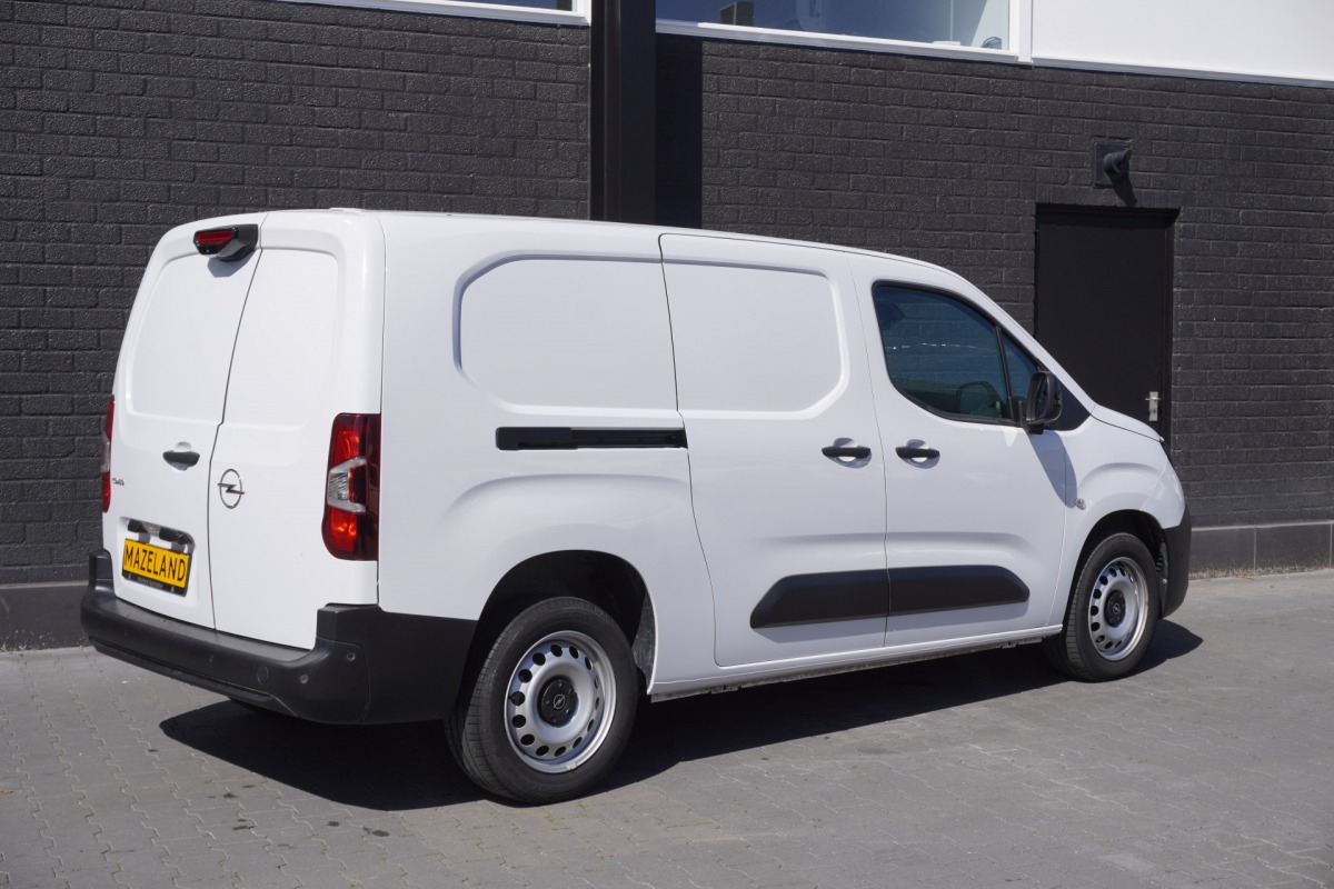 Opel Combo 1.5 BlueHDi 100PK L2 EURO 6 - Airco - Navi - Cruise - € 18.900,- Excl. Opel Combo 1.5 BlueHDi 100PK L2 EURO 6 - Airco - Navi - Cruise - € 18.900,- Excl.